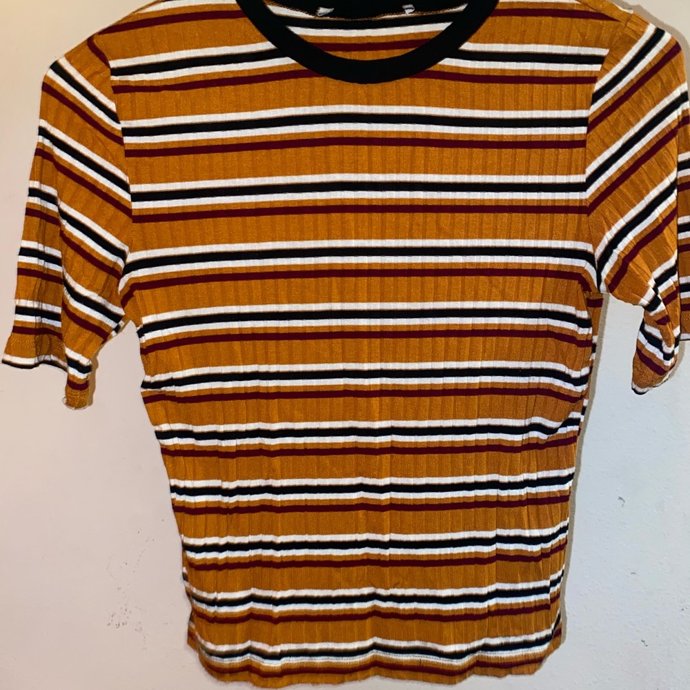 Orange/red/black/white crop top!